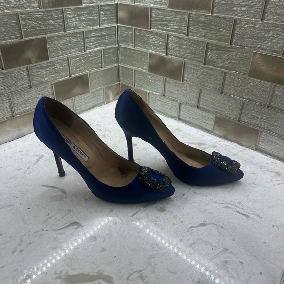 Manolo Blahnik Blue Heels with gunmetal Embellishment size 8, wedding shoes! - Picture 3 of 8